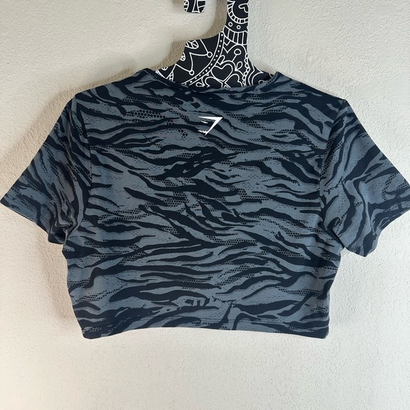 Gymshark animal graphic crop top size small - Picture 3 of 6